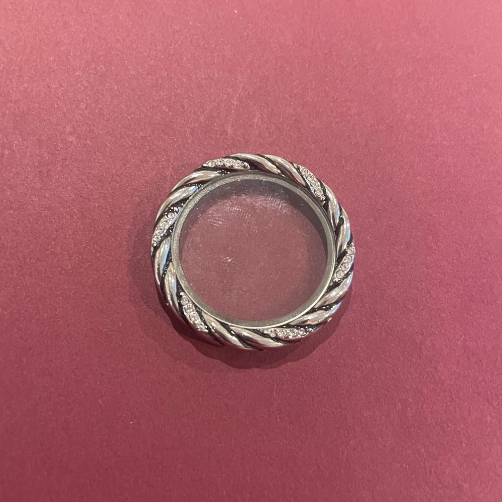 Origami Owl large, locket face twist